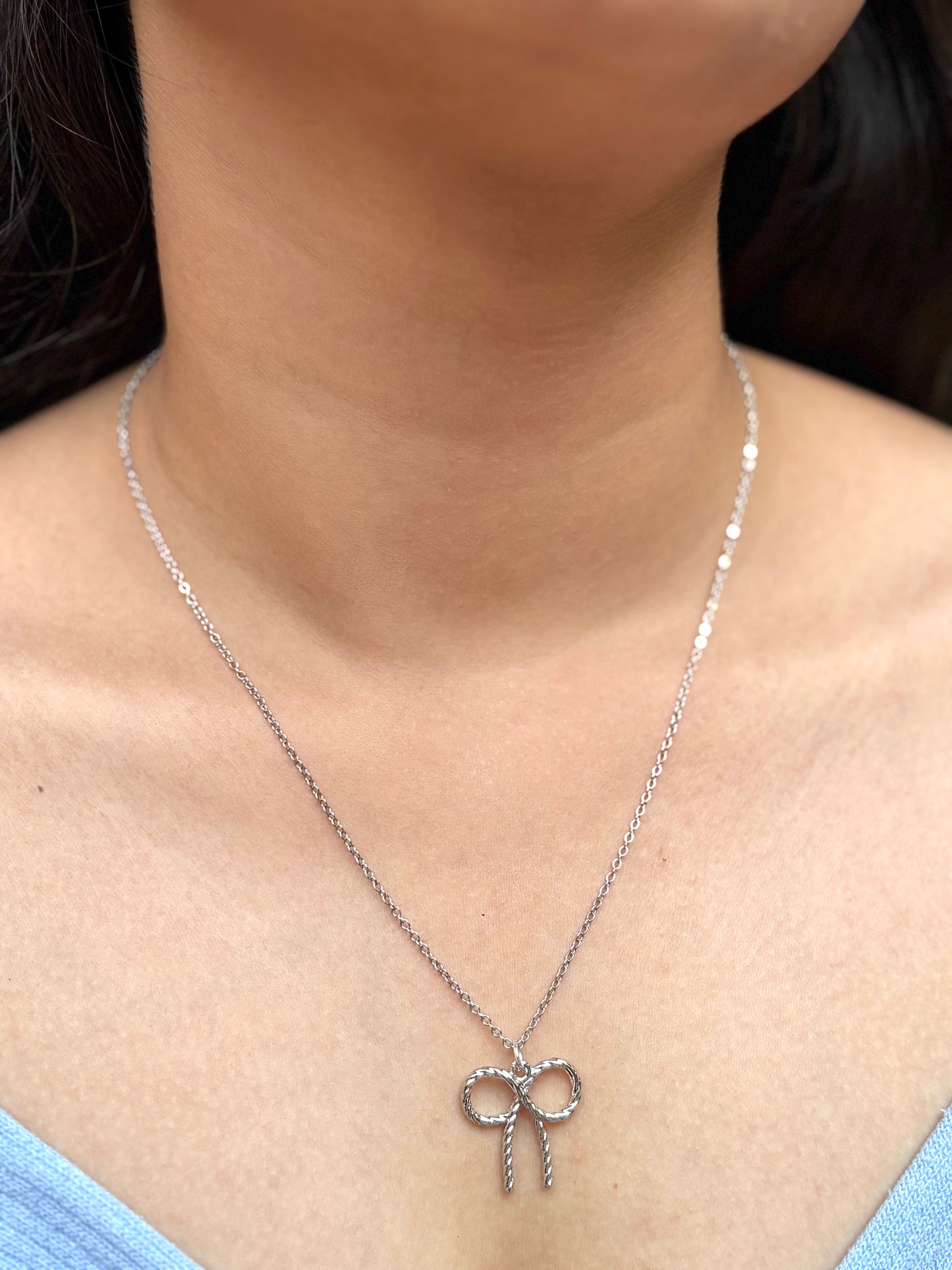 Twisted bow necklace (silver)