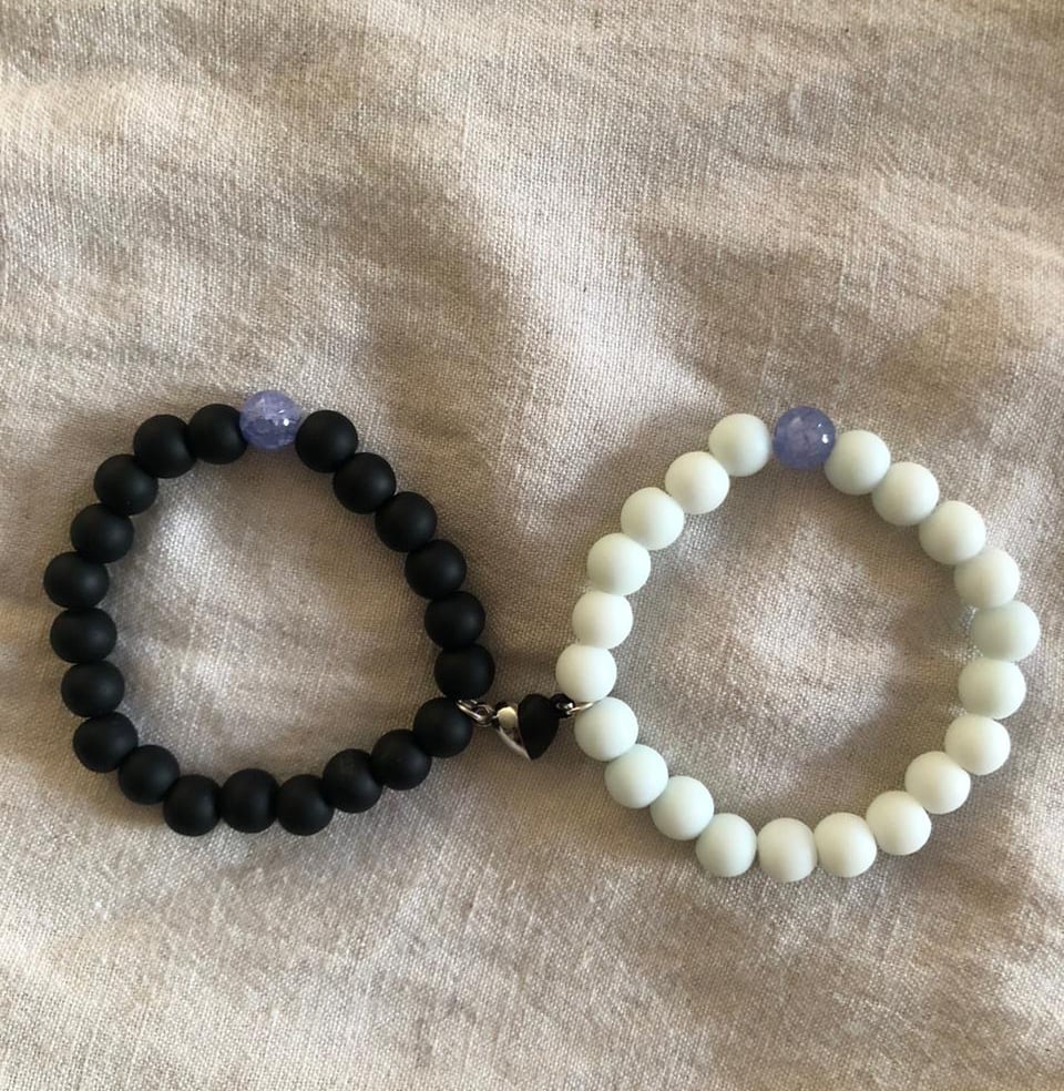 Distance Bracelet 2.0 (magnetic heart b/w)