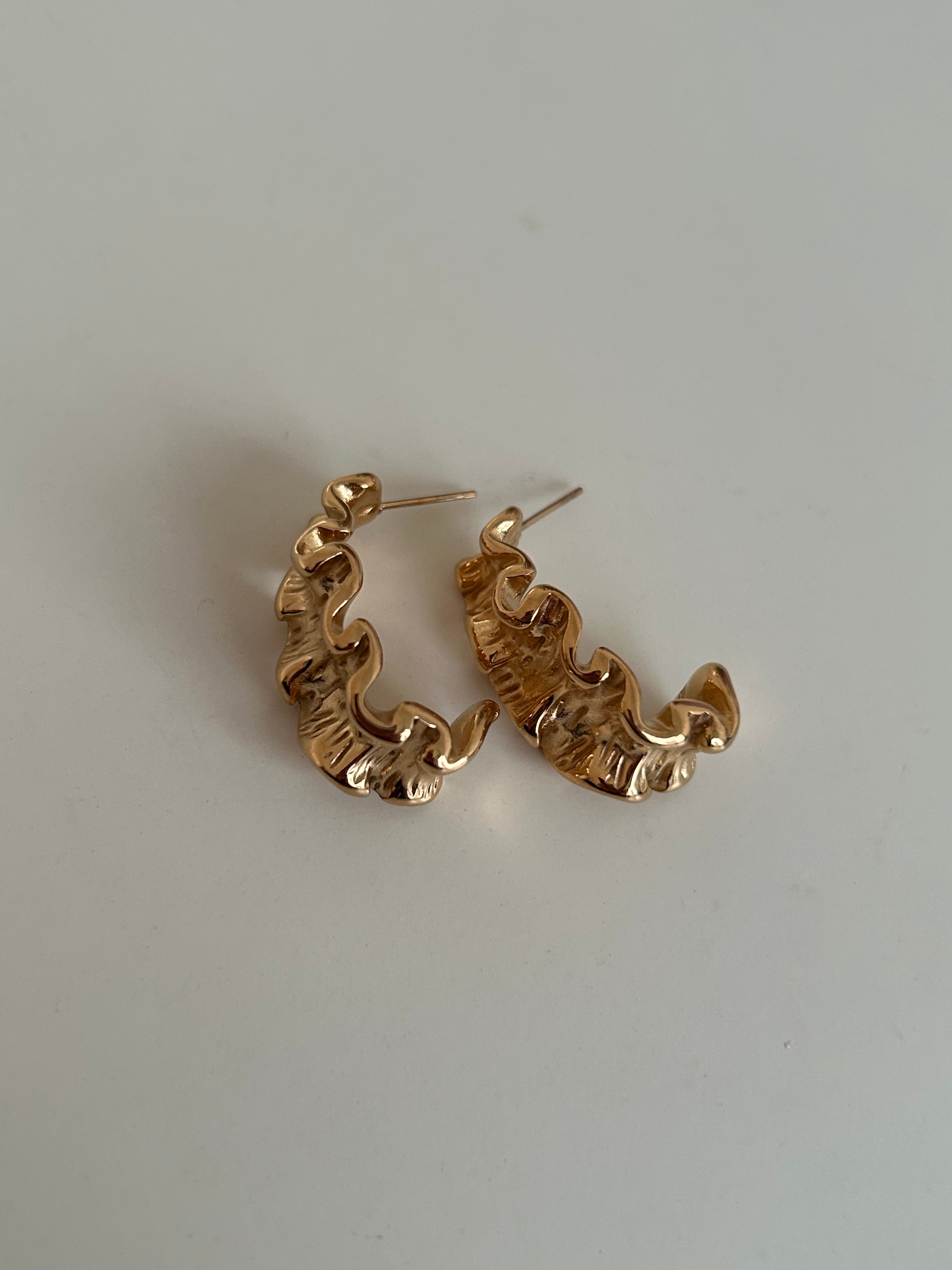 Textured earrings (18k gold plated)