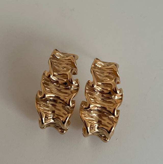 Textured earrings (18k gold plated)
