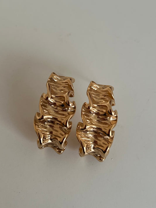 Textured earrings (18k gold plated)