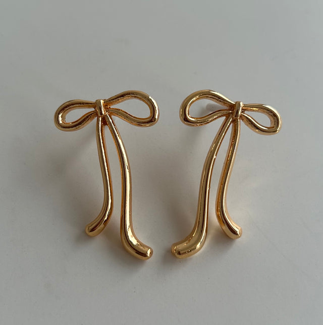 Dangling bow earrings