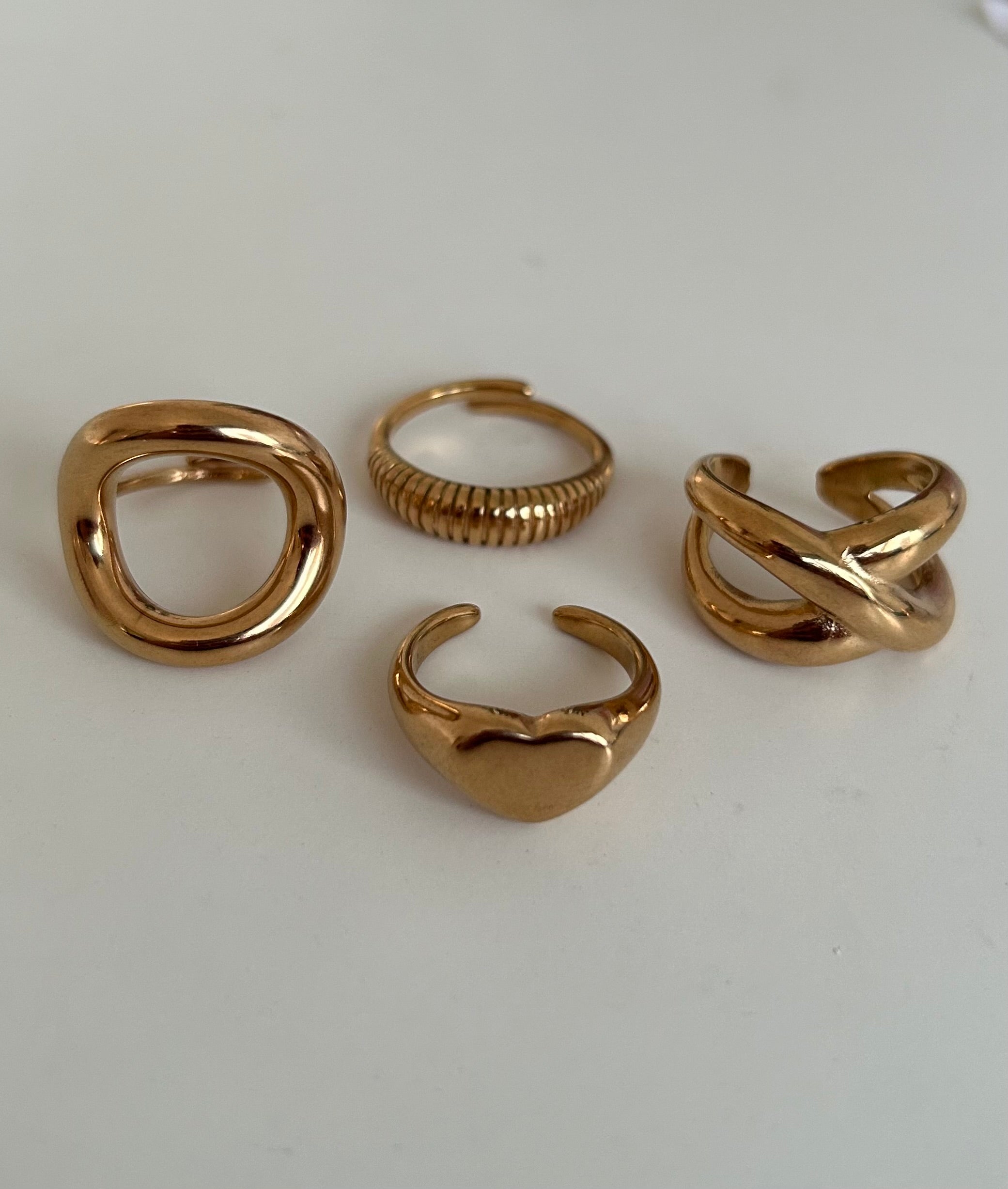 “It girl” chunky ring set (18k gold plated)