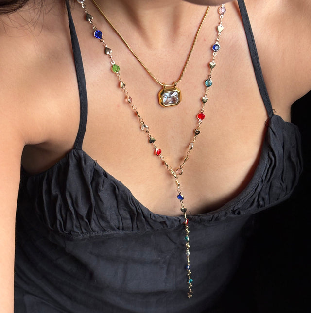 Ariana’s necklace stack