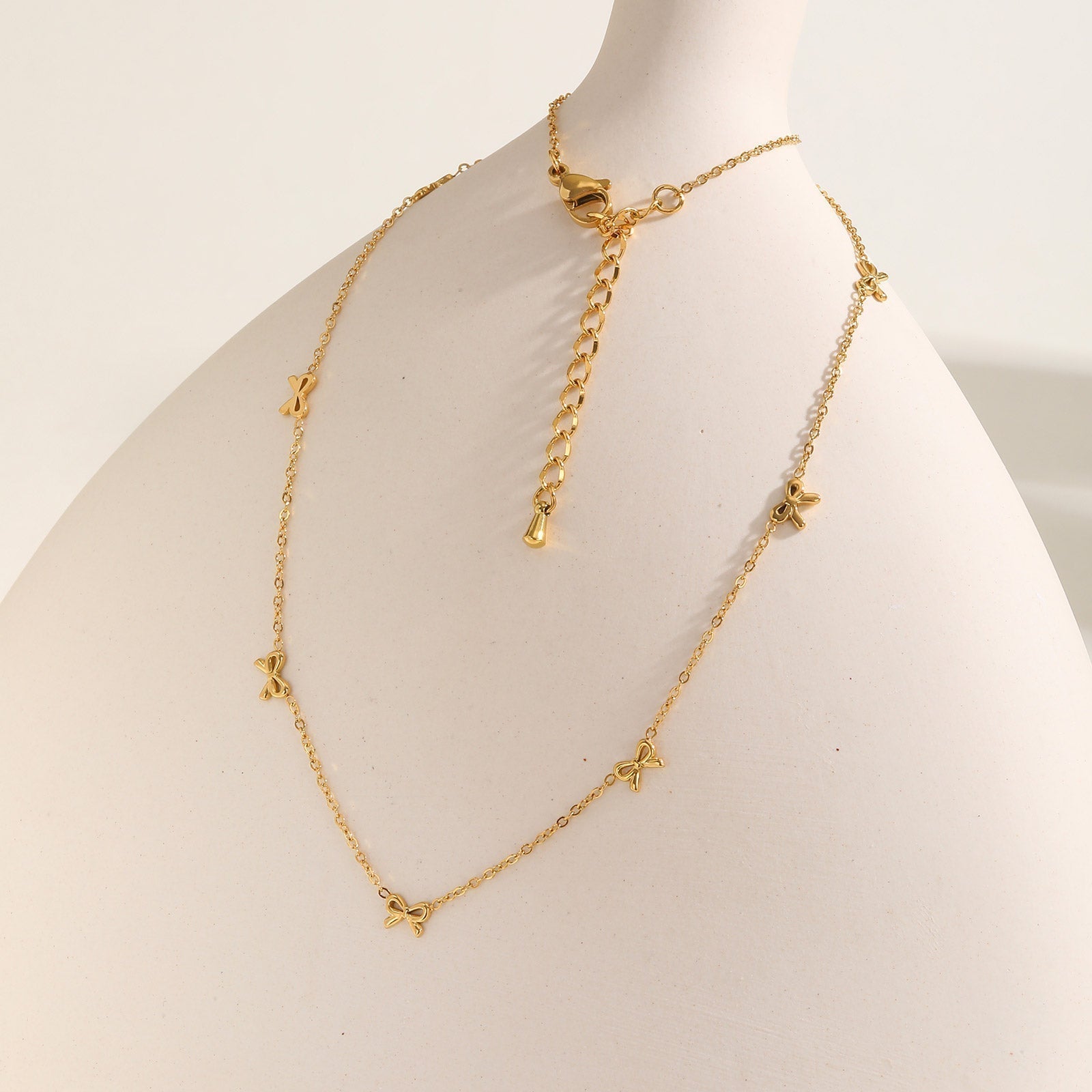 Belly's bow Necklace (18k gold plated)