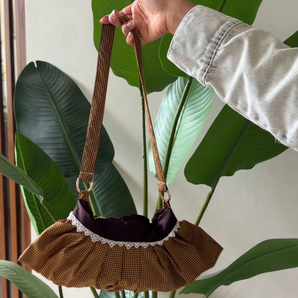 Mocha mousse shoulder bag