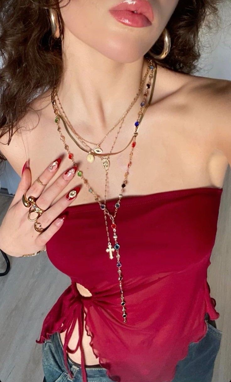 Latina long necklace
