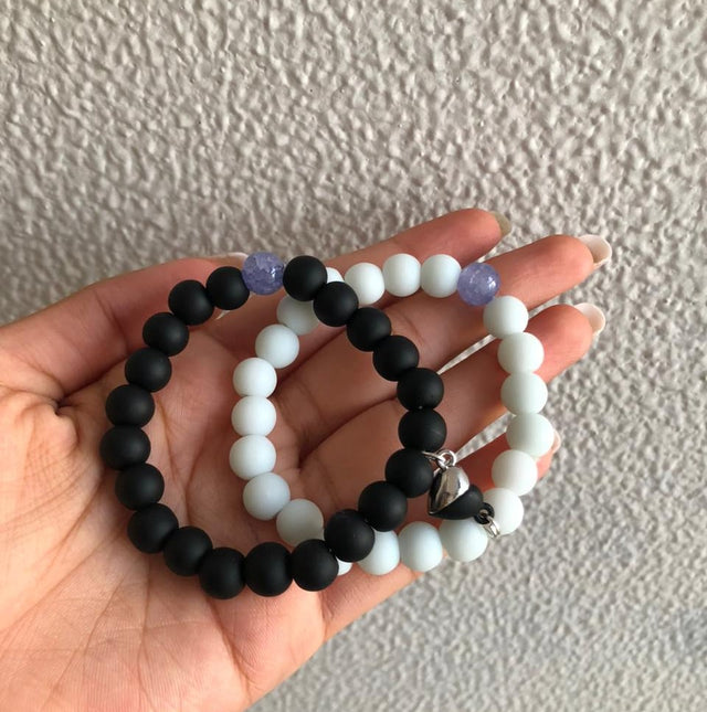 Distance Bracelet 2.0 (magnetic heart b/w)