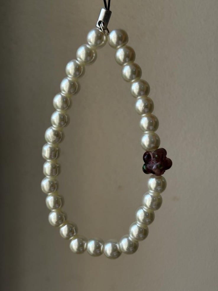 Pinteresty Pearl Phone Charm