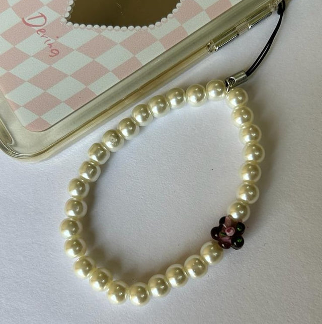Pinteresty Pearl Phone Charm